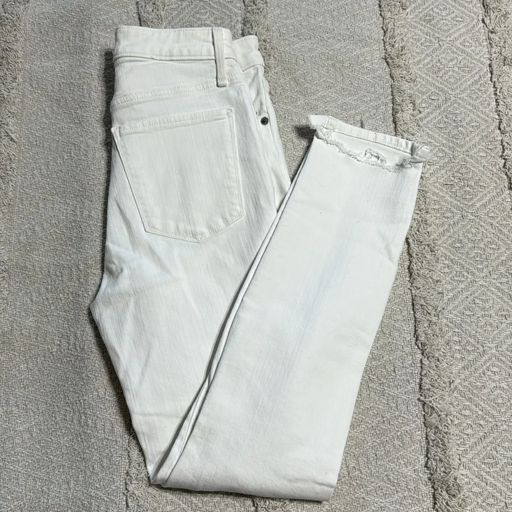 Abercrombie & Fitch White Ripped Skinny Jeans
